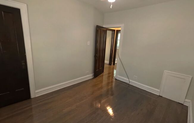 5548-5550 Farragut