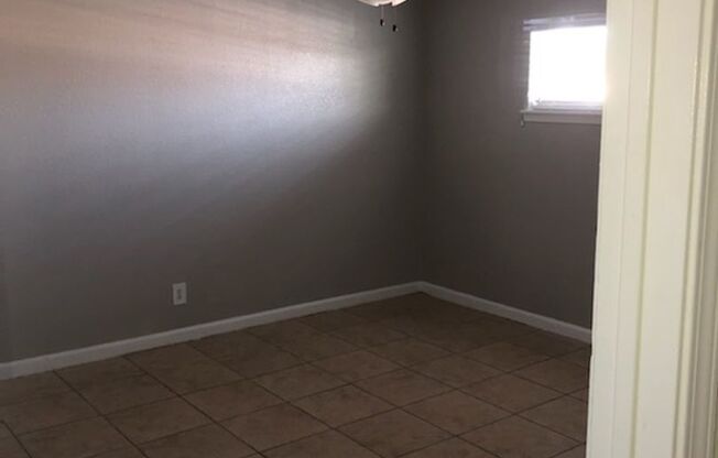 2 beds, 2 baths, 1,075 sqft, $1,300, Unit 22