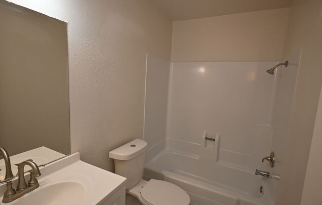 2 beds, 1 bath, $1,200