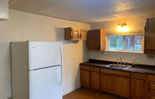 4 Bed, 2 Bath Home in Bloomfield - Convenient Location, Off-Street Parking - Available November 10th!