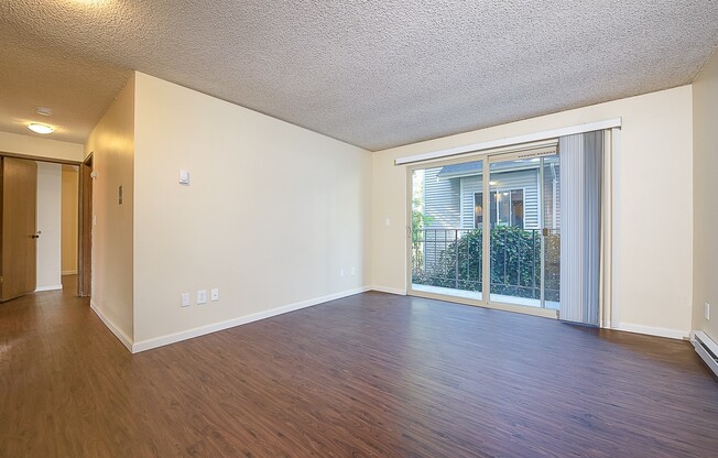 2 beds, 1 bath, 800 sqft, $2,250, Unit 107