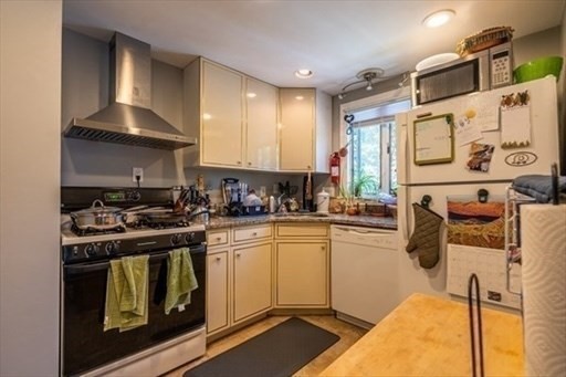 19 GREW HL RD