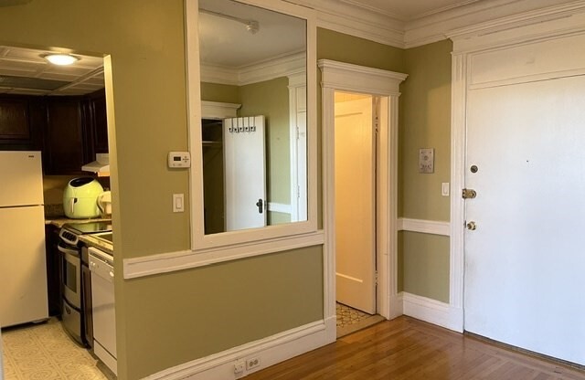 2 beds, 1 bath, 628 sqft, $3,600, Unit 72