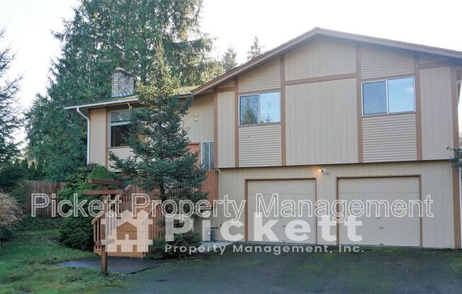 2221 NE LEXINGTON DR