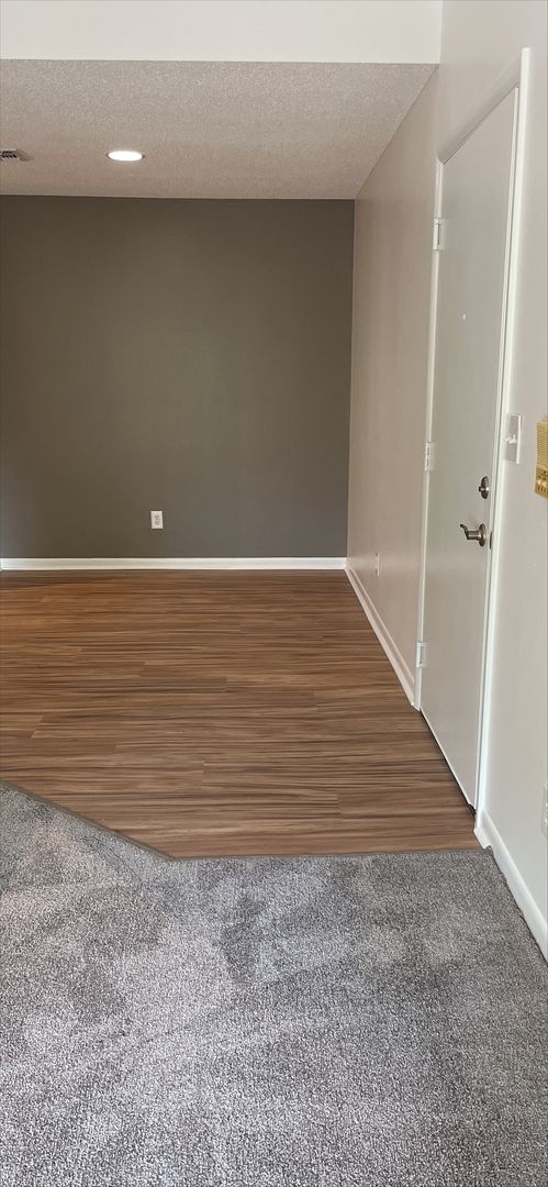 2 beds, 1 bath, 908 sqft, $1,250, Unit 300A