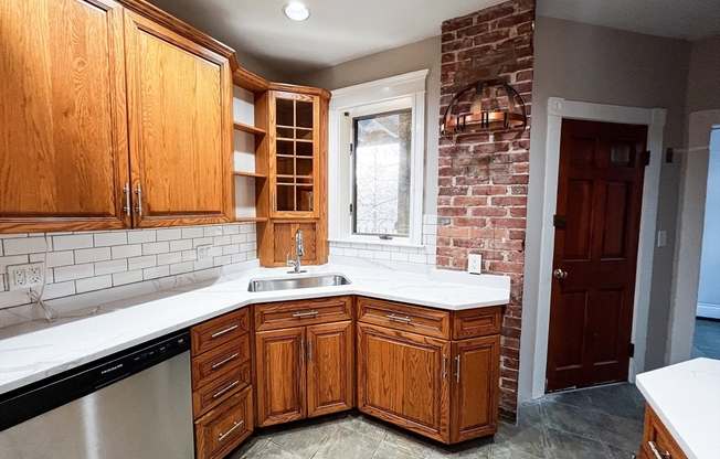 141 LONGWOOD AVE