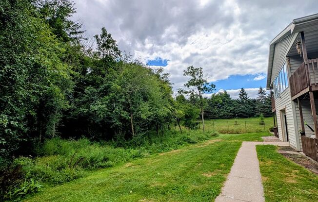 2 beds, 1 bath, 1,100 sqft, $1,319, Unit 1053 8305