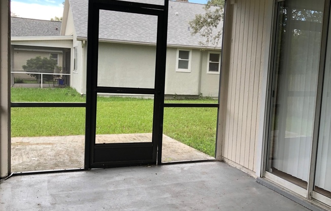 Charming 3-Bedroom Home in a Beautiful Sanford / Lake Mary Community with Community Pool