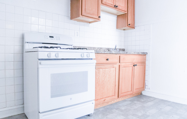 3948 W DAKIN