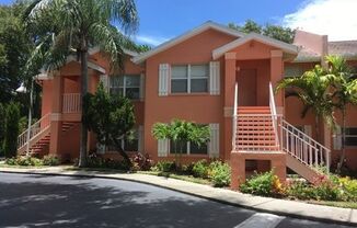 Ground floor Condo off Universiy