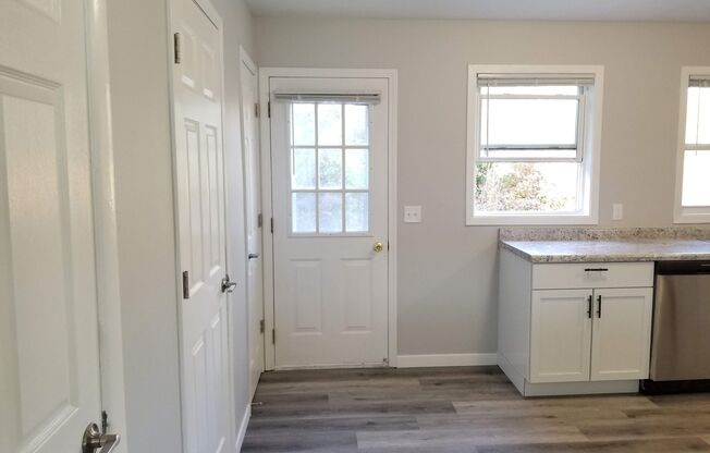 Beautiful Remodeled 2 bedroom Townhome