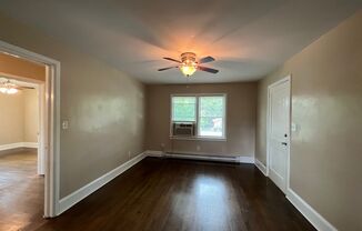 2 beds, 1 bath, $900