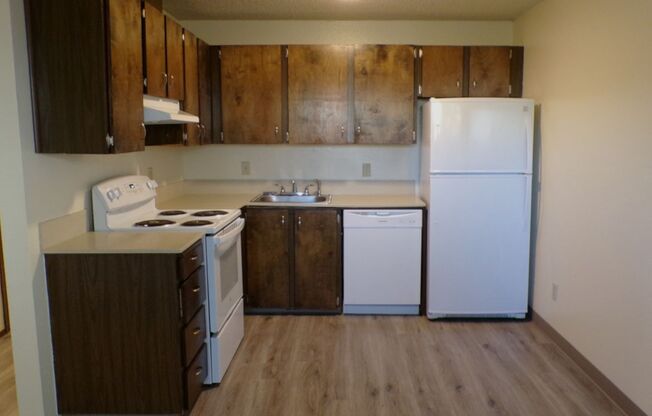 2 beds, 1 bath, 864 sqft, $1,450, Unit B8