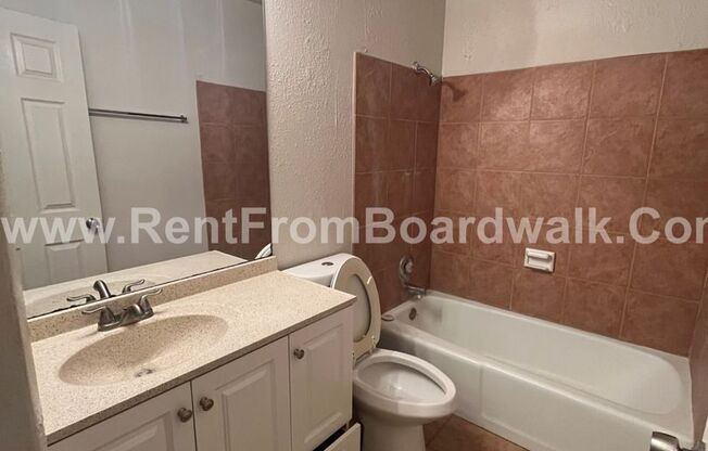 4 beds, 2 baths, 2,200 sqft, $1,995, Unit 1787 Lincoln Lane