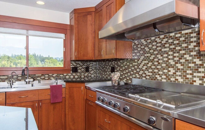 Stunning SW Portland (Arranmore) 4-bedroom 3.5-bathroom home