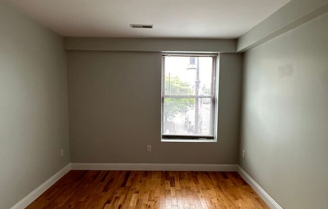 1 bed, 1 bath, 670 sqft, $1,850, Unit 231