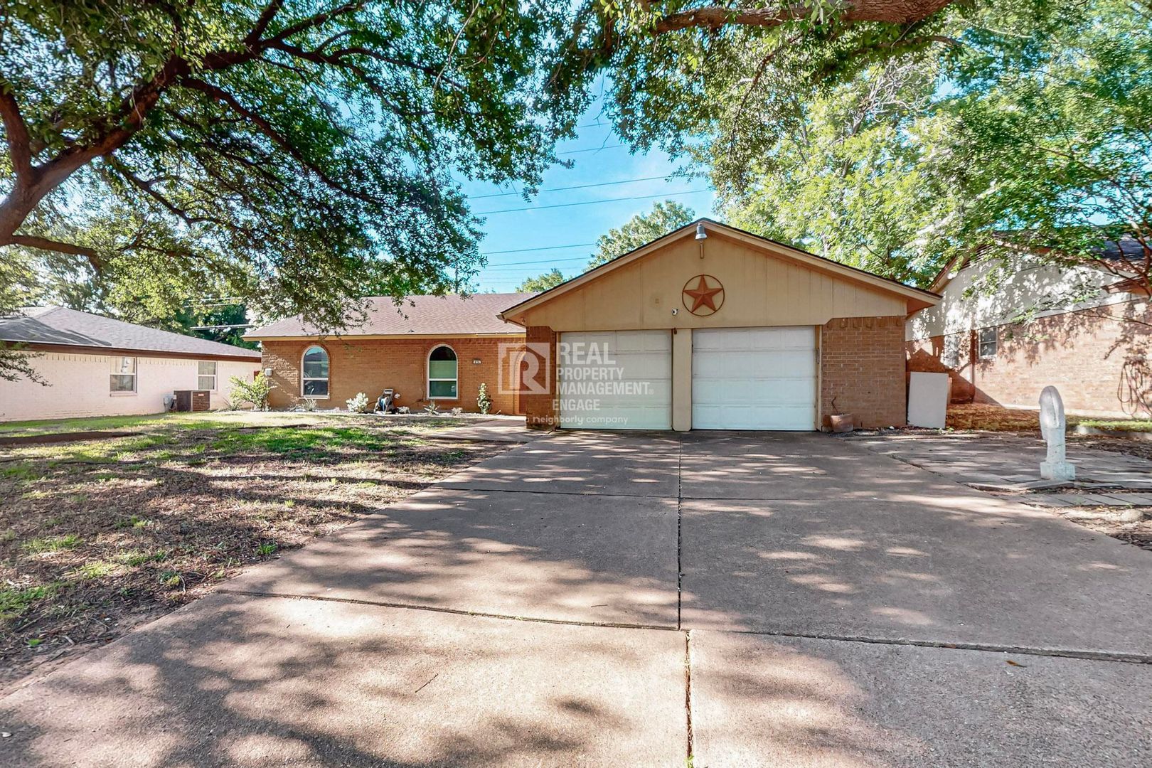 4 bedroom Single-Story Home in Bedford Available for Rent