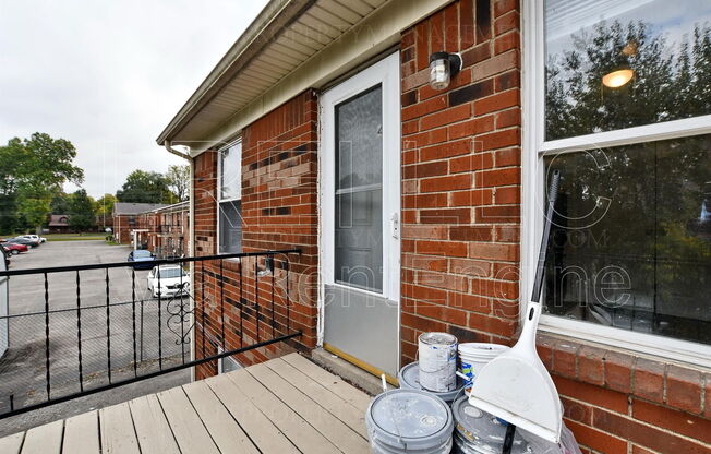 2 beds, 1 bath, 825 sqft, $925