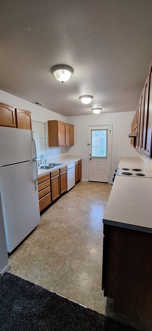 196 - 3427/3429 SE 3rd