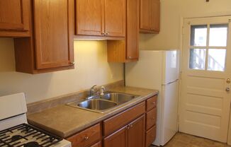 2 beds, 1 bath, $1,555, Unit 21E1