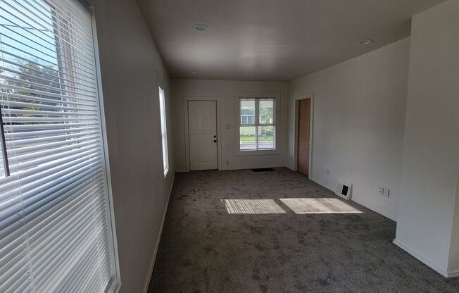 3 beds, 1 bath, $1,700