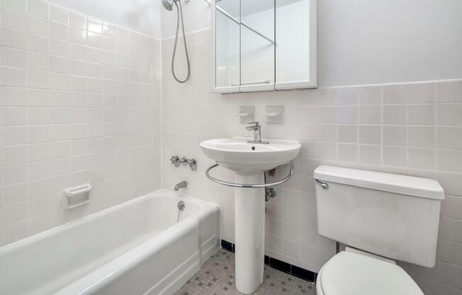 Studio, 1 bath, $2,995, Unit 4K