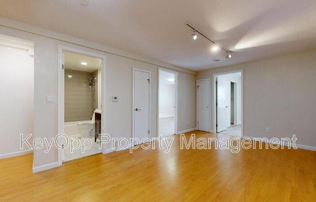 806 35 AVE