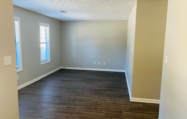 2 beds, 1 bath, 800 sqft, $1,295, Unit Unit 130