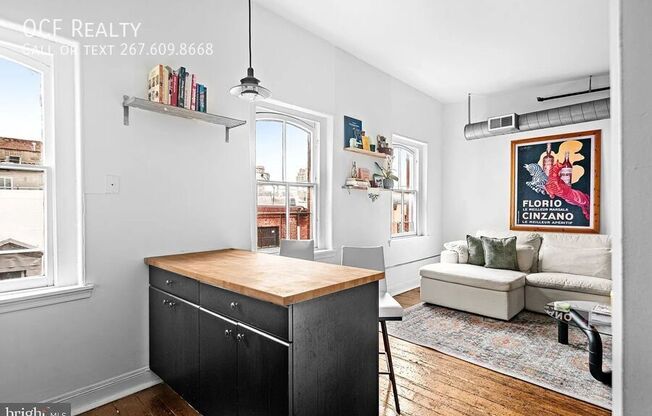 36 STRAWBERRY ST