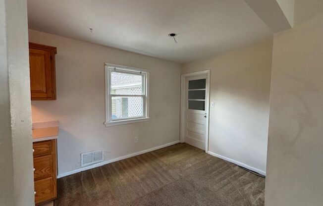 3 beds, 1 bath, $1,895