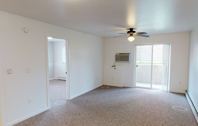 2 beds, 1 bath, 840 sqft, $1,525