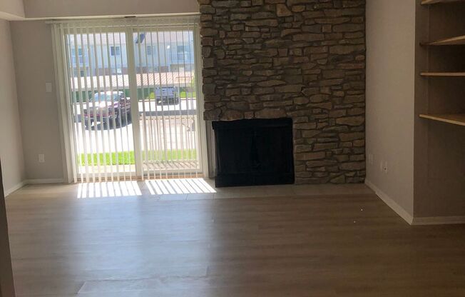 2 beds, 2 baths, 1,042 sqft, $1,474, Unit 5801B