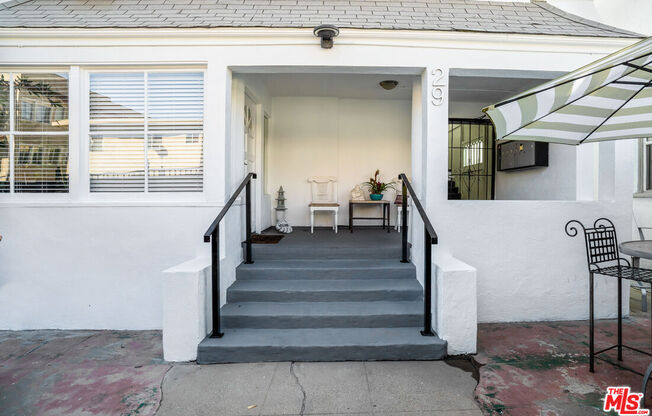 29 BROOKS AVE