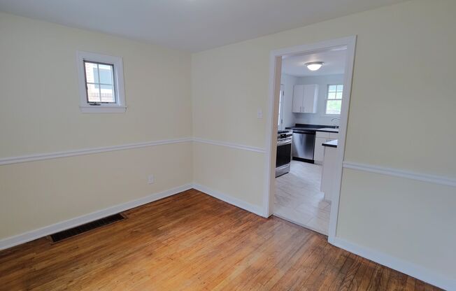 *Recently Updated 3BD/1BA Available for Rent in Brookline area*