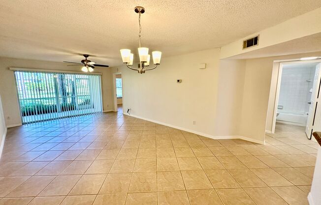 2 beds, 2 baths, $2,095, Unit #102