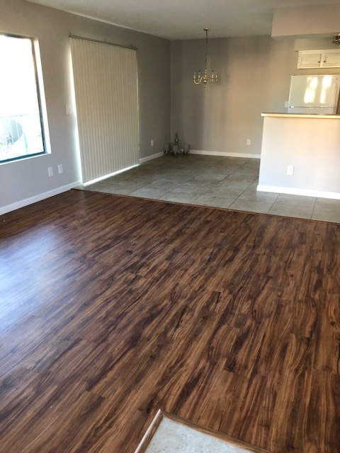 A Cozy 2 bedroom 2 bathroom with patio downstairs condo in Green Valley!
