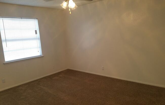 1 bed, 1 bath, 714 sqft, $840, Unit *626