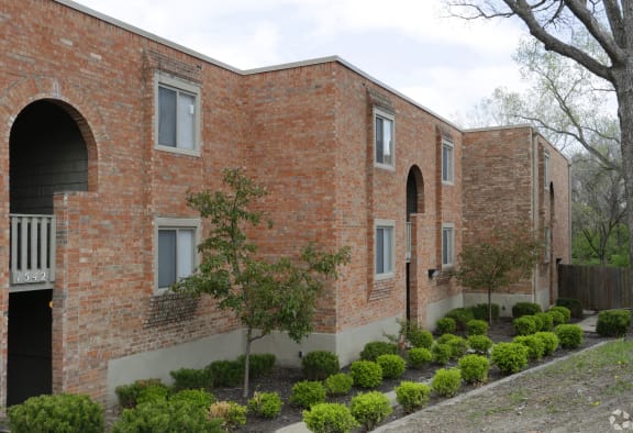 Building exterior view at The Life at Legacy Fountains, Kansas City, Missouri