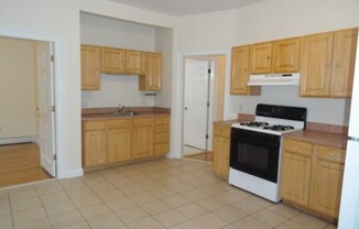 3 beds, 1 bath, 1,400 sqft, $2,800, Unit 1