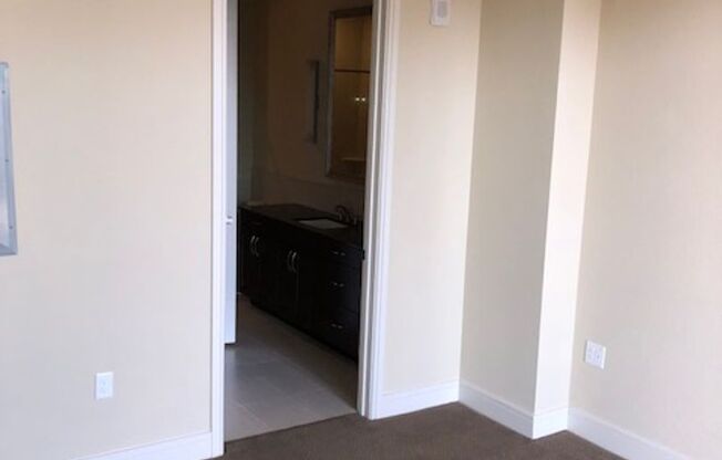 2 beds, 2 baths, 1,155 sqft, $5,805, Unit 1917