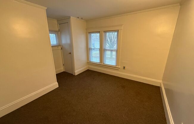 3 beds, 1 bath, $1,300