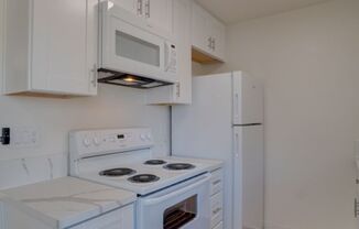 2 beds, 1 bath, $2,395, Unit 8324-43