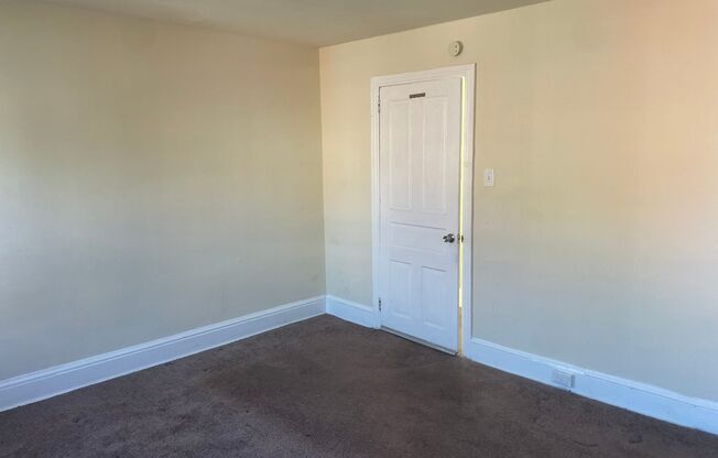 5 beds, 1 bath, $3,025