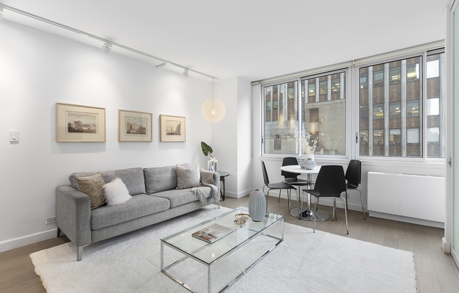 1 bed, 1.5 baths, 828 sqft, $5,500, Unit 16G