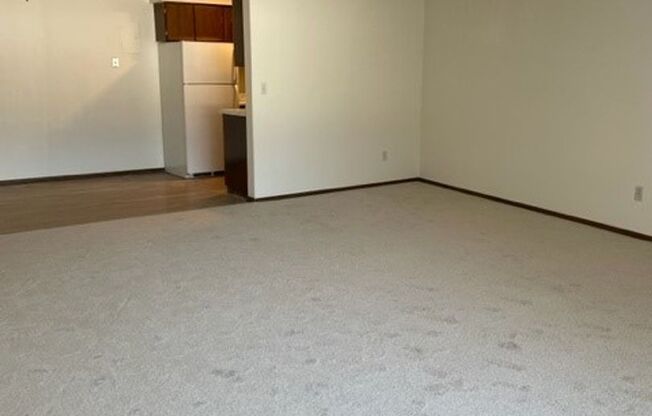 1 bed, 1 bath, 775 sqft, $1,199, Unit 2727-105