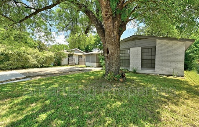 1612 BROADMOOR DR