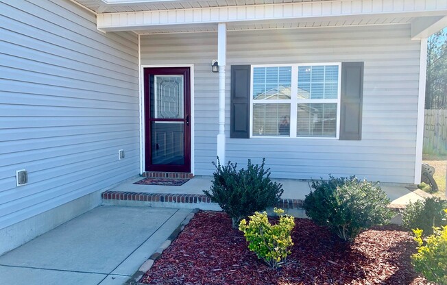 Stunning 3 Bedroom, 2.5 Bath Home with Fenced Yard in Linden, NC!