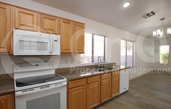 1673 E WILDHORSE PL