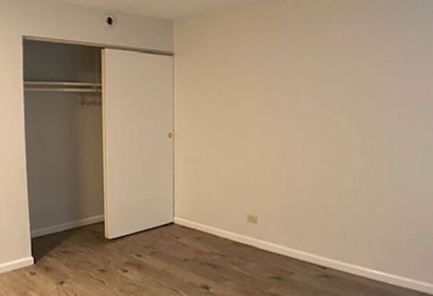 Studio, 1 bath, 400 sqft, $1,050, Unit 5