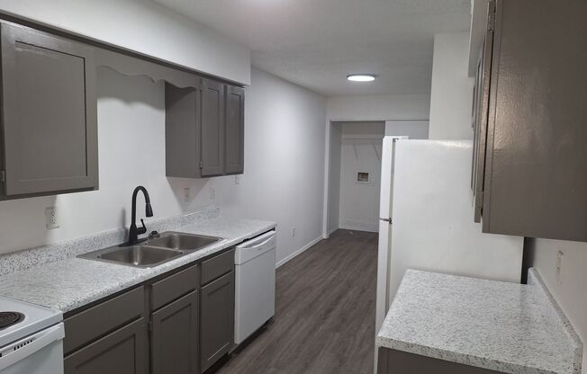 1 bed, 1 bath, 600 sqft, $825